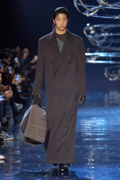 Look 3